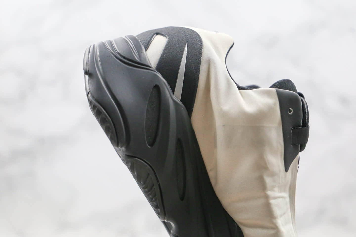 阿迪达斯Adidas Yeezy Boost 700 MNVN Orange椰子700MNVN老爹鞋灰黑色3M反光内置真爆米花缓震大底原盒原标 货号:FY3729