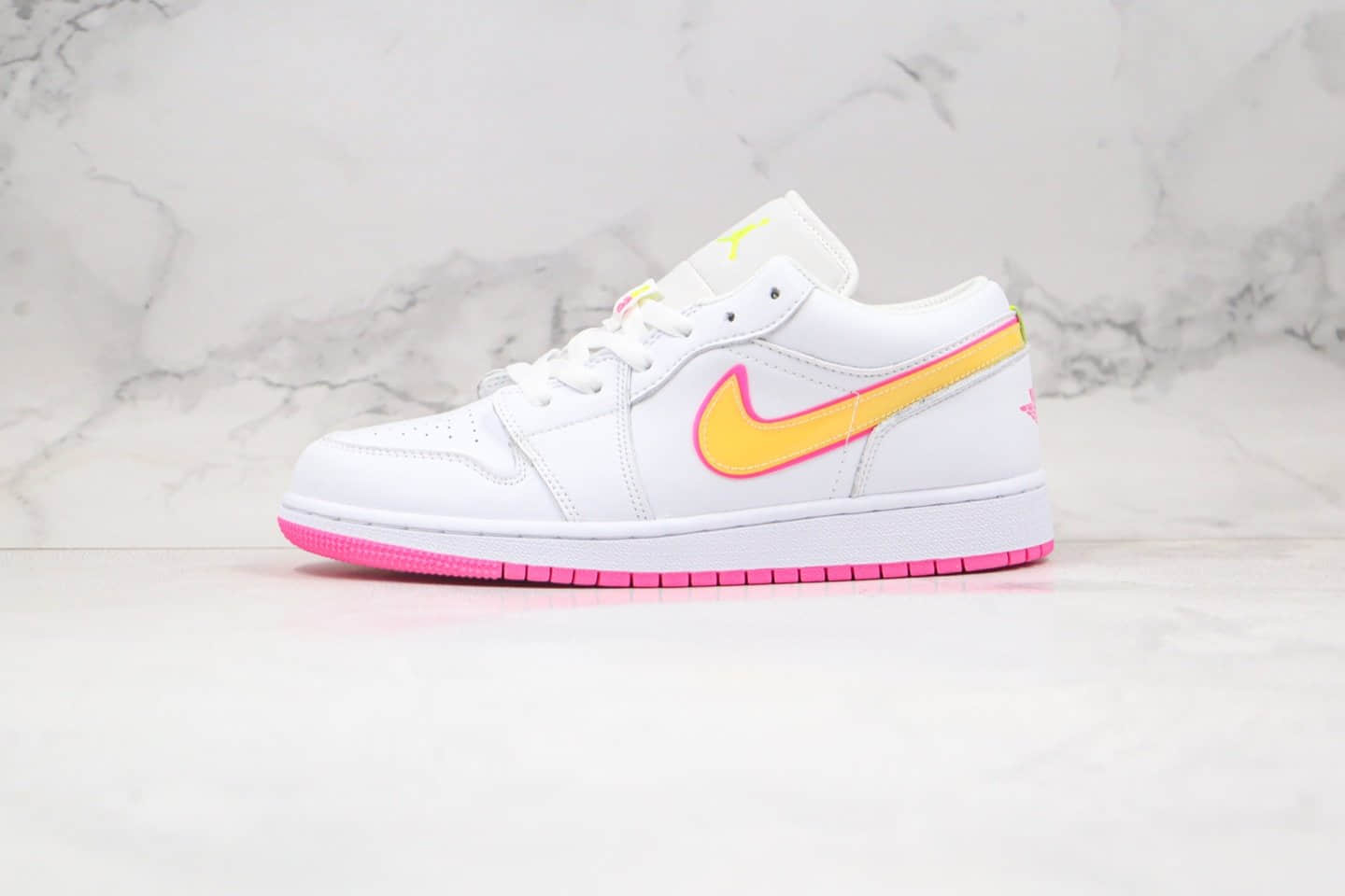 乔丹AIR JORDAN 1 MID EDGE GLOW GS纯原版本低帮AJ1白芒果粉色内置气垫原盒原标 货号:CV4610-100