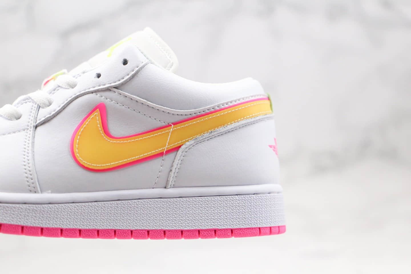 乔丹AIR JORDAN 1 MID EDGE GLOW GS纯原版本低帮AJ1白芒果粉色内置气垫原盒原标 货号:CV4610-100