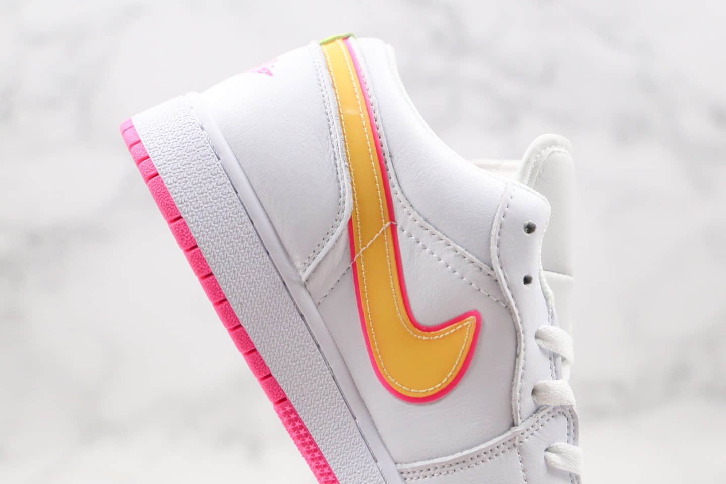 乔丹AIR JORDAN 1 MID EDGE GLOW GS纯原版本低帮AJ1白芒果粉色内置气垫原盒原标 货号:CV4610-100