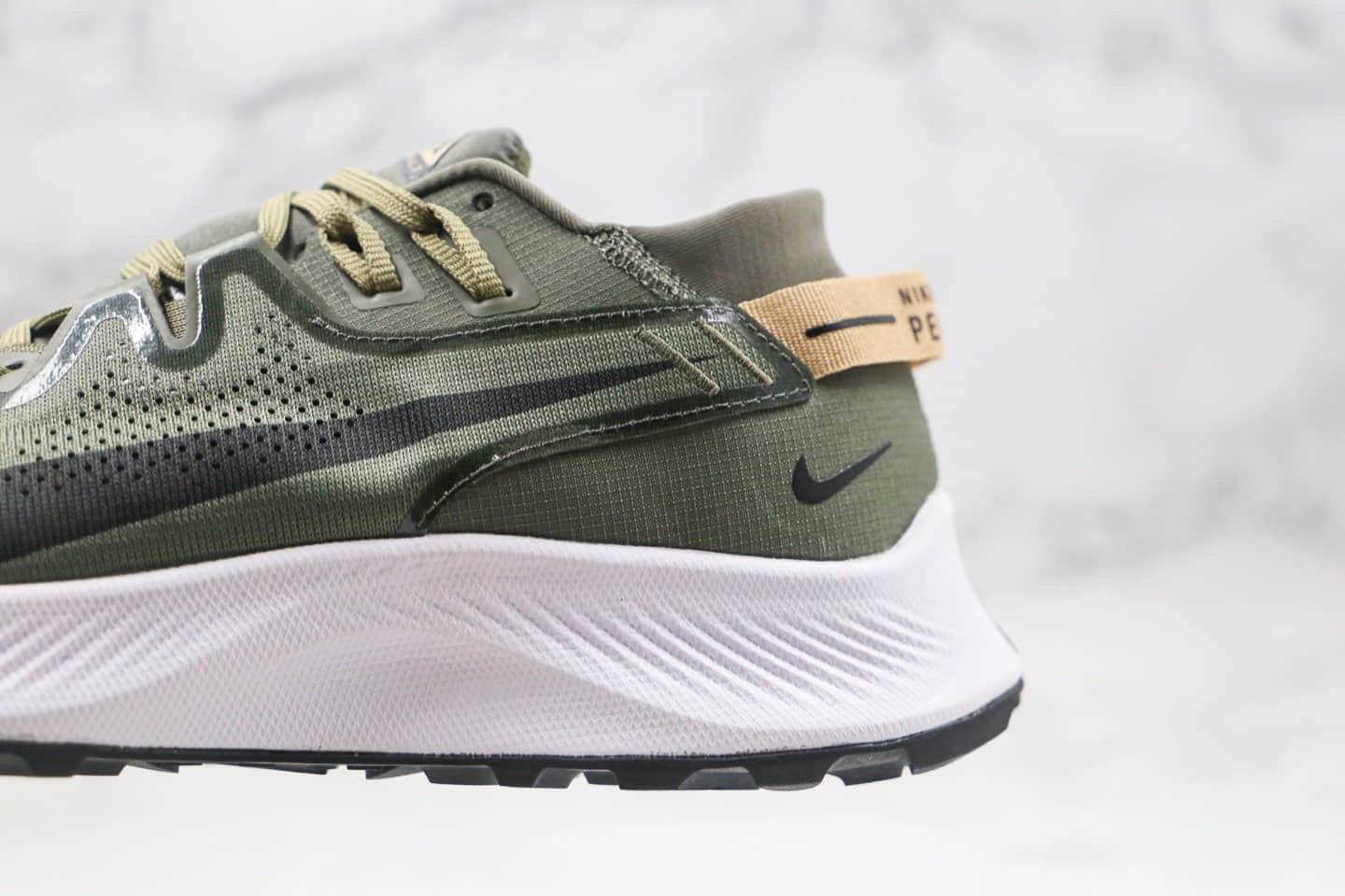 耐克Nike Zoom Pegasus Trall 2纯原版本登月系列超级飞马2代越野跑鞋橄榄绿配色原盒原标内置气垫 货号：CK4305-300