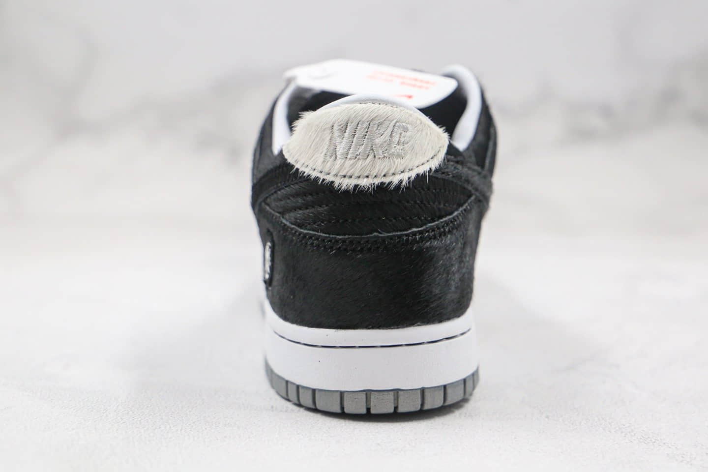 耐克Medicom Toy x Nike SB Dunk Low“BE@RBRICK”公司级版本积木熊联名王一博同款SB板鞋黑白马毛原鞋开发 货号:CZ5127-001