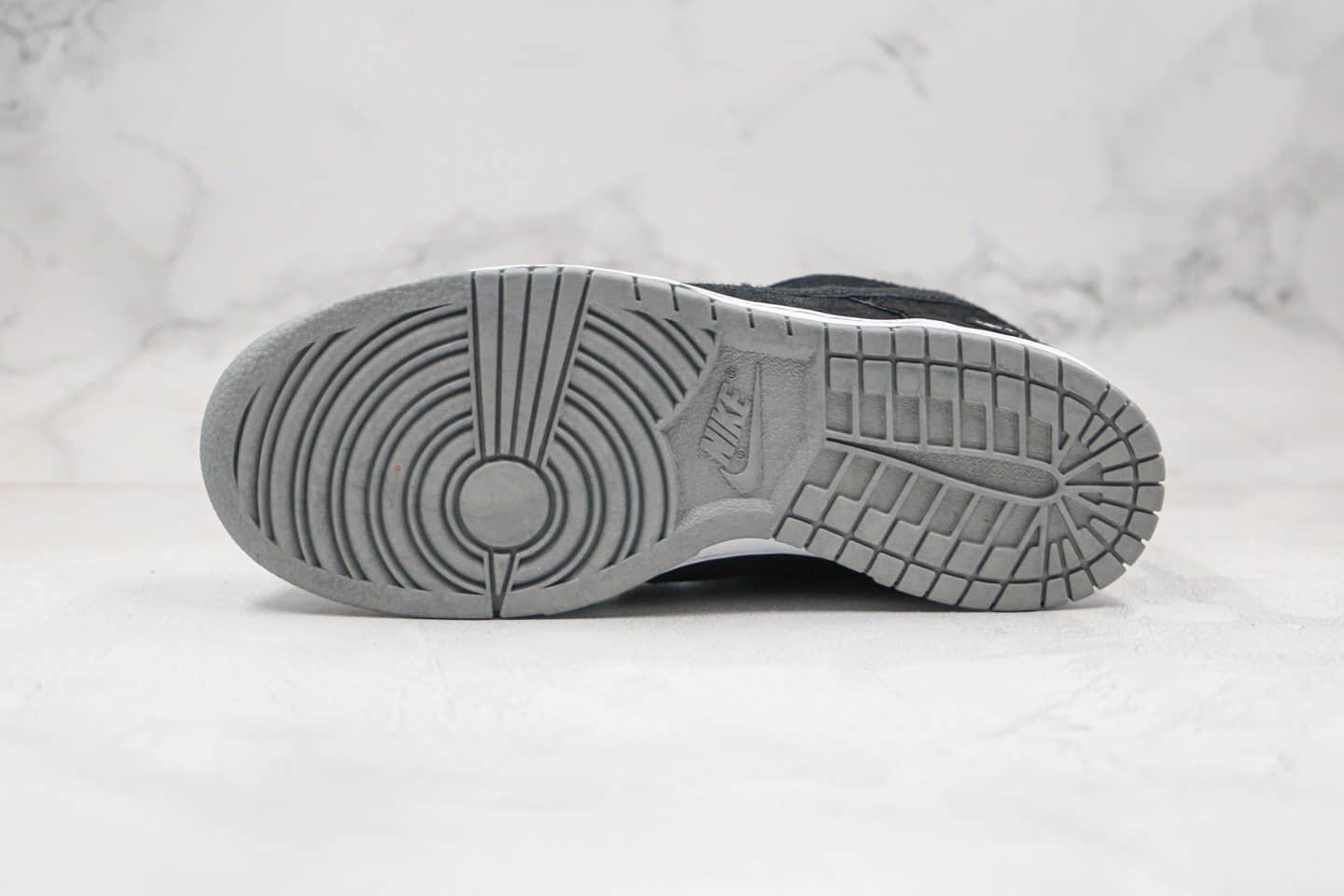 耐克Medicom Toy x Nike SB Dunk Low“BE@RBRICK”公司级版本积木熊联名王一博同款SB板鞋黑白马毛原鞋开发 货号:CZ5127-001