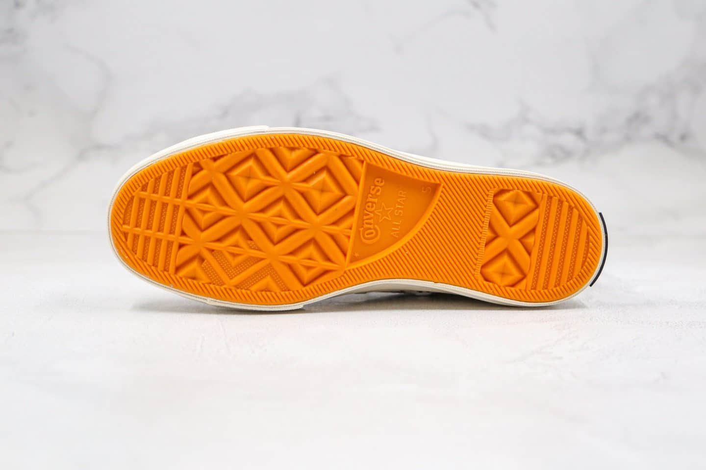 匡威Converse x J Balvin Willy William公司级版本西班牙乐队联名款低帮白黑色字母印花帆布鞋正确双围条硫化蓝底 货号：169587C