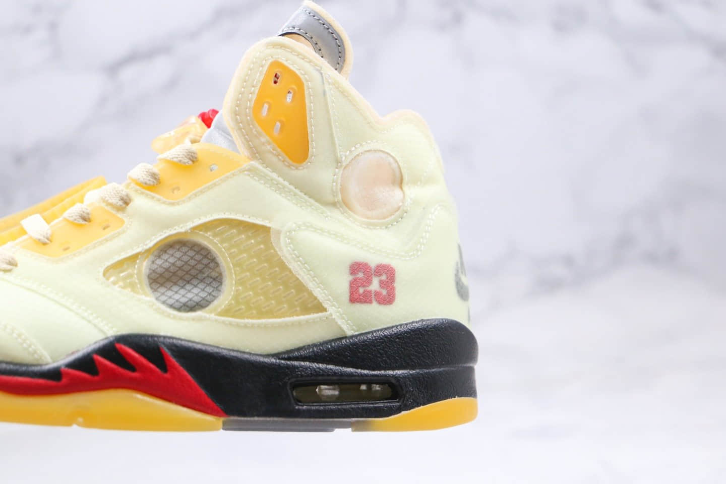 乔丹Air Jordan 5 Sail x OFF-WHITE联名款纯原版本AJ5蝉翼白帆配色原盒配件齐全 货号：DH8565-100