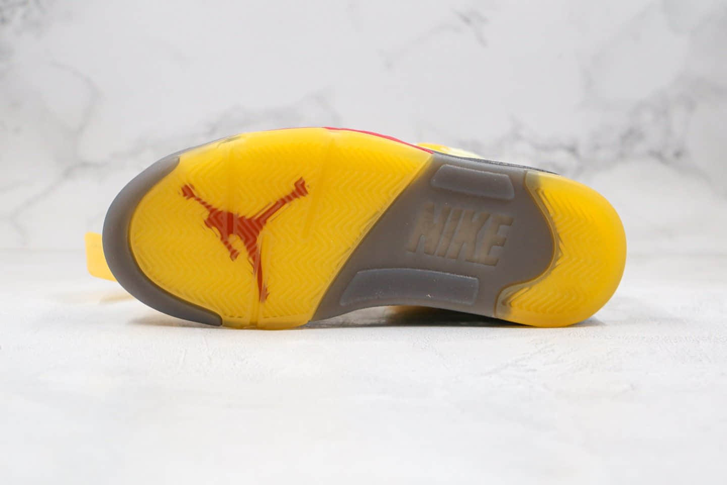 乔丹Air Jordan 5 Sail x OFF-WHITE联名款纯原版本AJ5蝉翼白帆配色原盒配件齐全 货号：DH8565-100