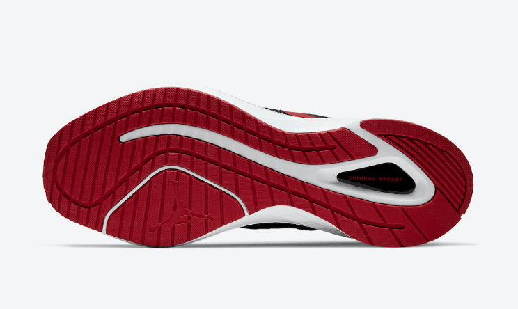 AJ1版蝉翼跑鞋！全新Jordan Air Zoom 85 Runner黑红配色现已发售！ 货号：DA3126-006