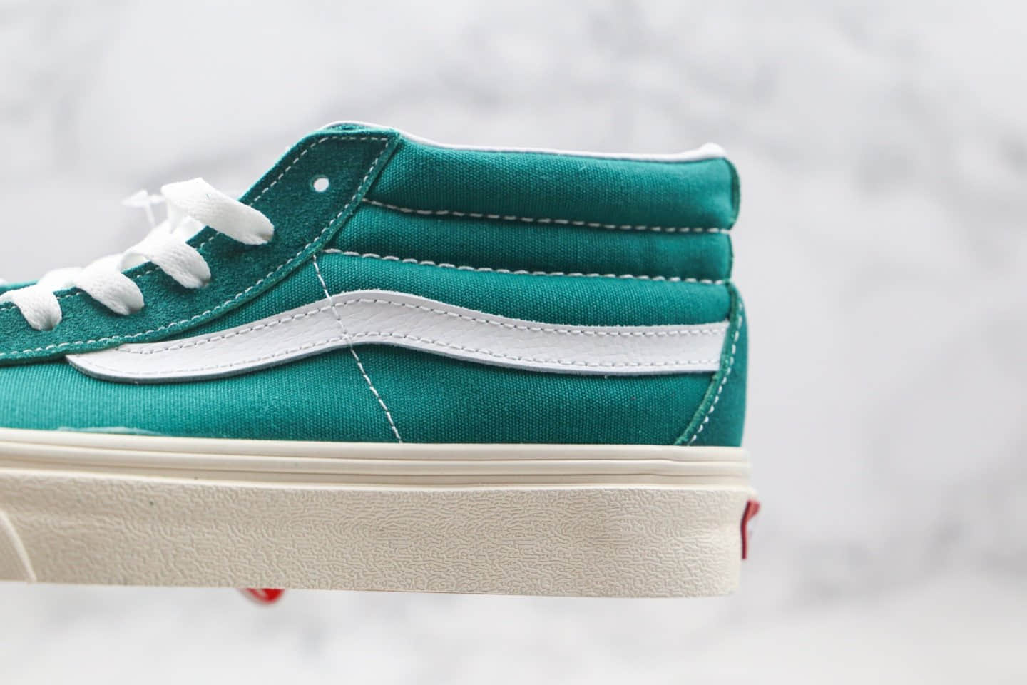 万斯Vans SK8-Mid公司级版本中帮王北车同款复古绿色灰色鞋舌帆布鞋原盒原标 货号：VN0A3WM324Q