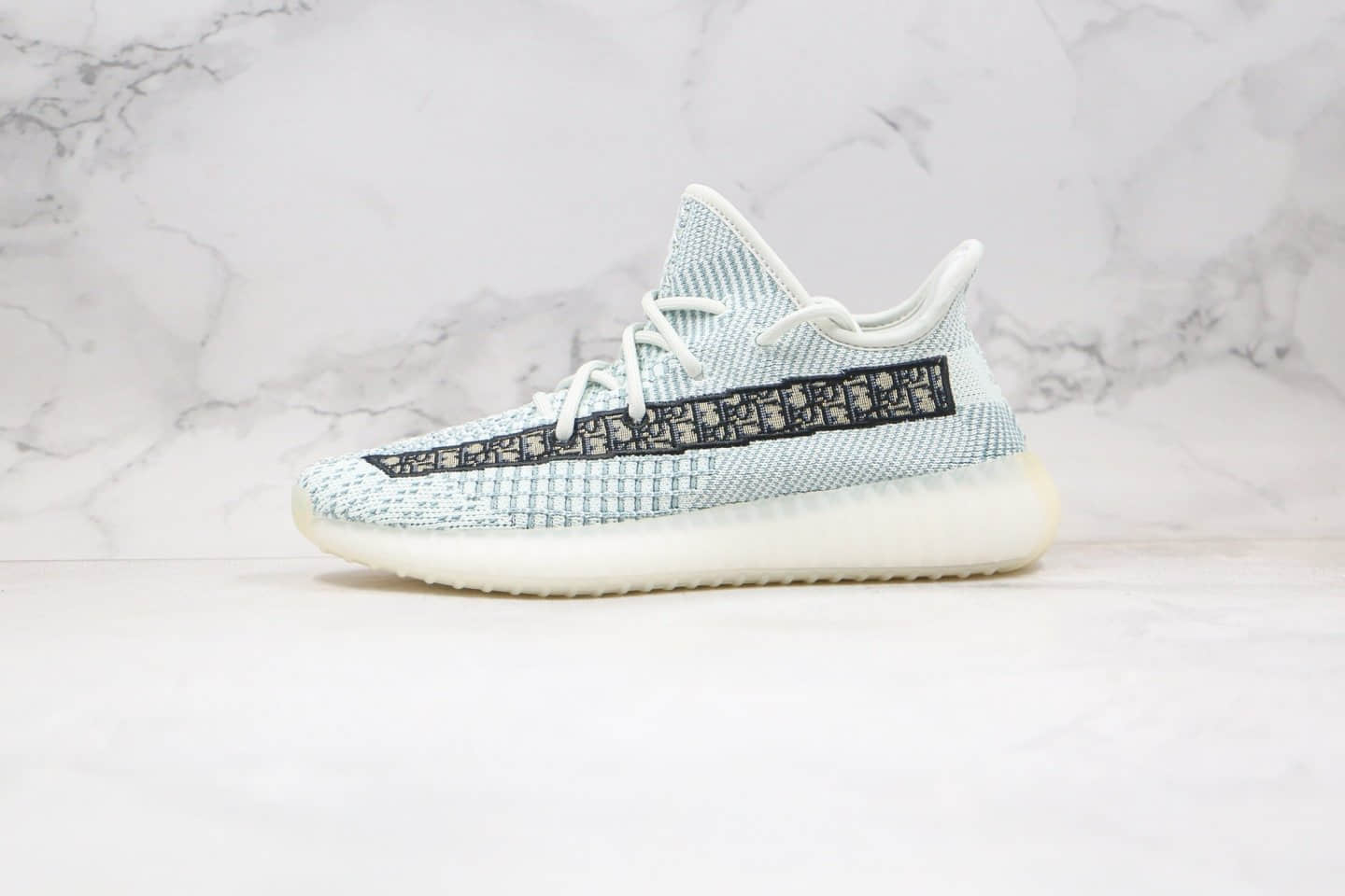 阿迪达斯Adidas BOOST yeezy 350 V2 x Dior迪奥联名款公司级版本侃爷椰子350V2冰蓝老花印花配色内置真爆米花大底 货号：FC6608