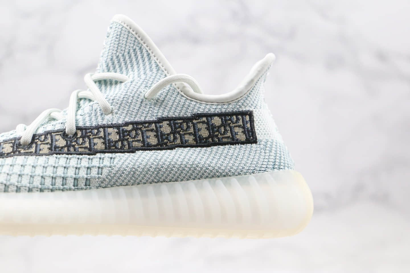 阿迪达斯Adidas BOOST yeezy 350 V2 x Dior迪奥联名款公司级版本侃爷椰子350V2冰蓝老花印花配色内置真爆米花大底 货号：FC6608