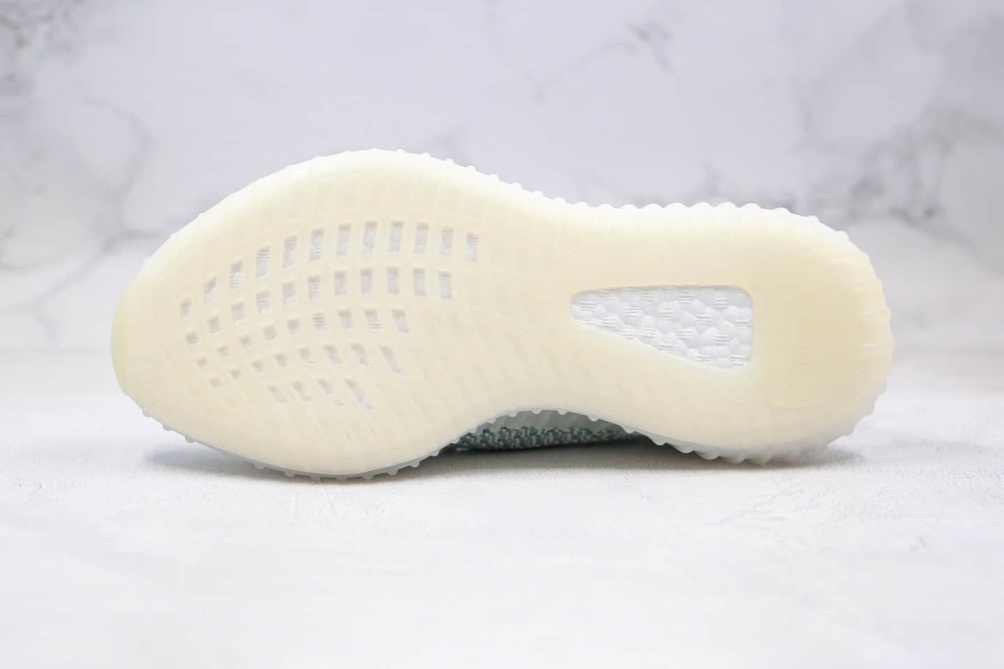 阿迪达斯Adidas BOOST yeezy 350 V2 x Dior迪奥联名款公司级版本侃爷椰子350V2冰蓝老花印花配色内置真爆米花大底 货号：FC6608