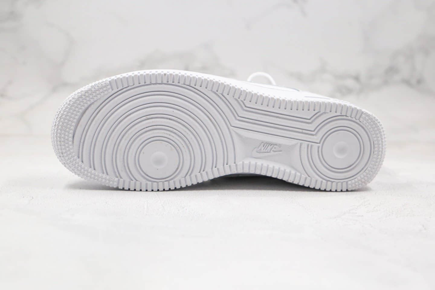 耐克Nike air force 1 Lux All-Star White纯原版本低帮空军一号漆皮白黑色板鞋原档案数据开发 货号：898889-100