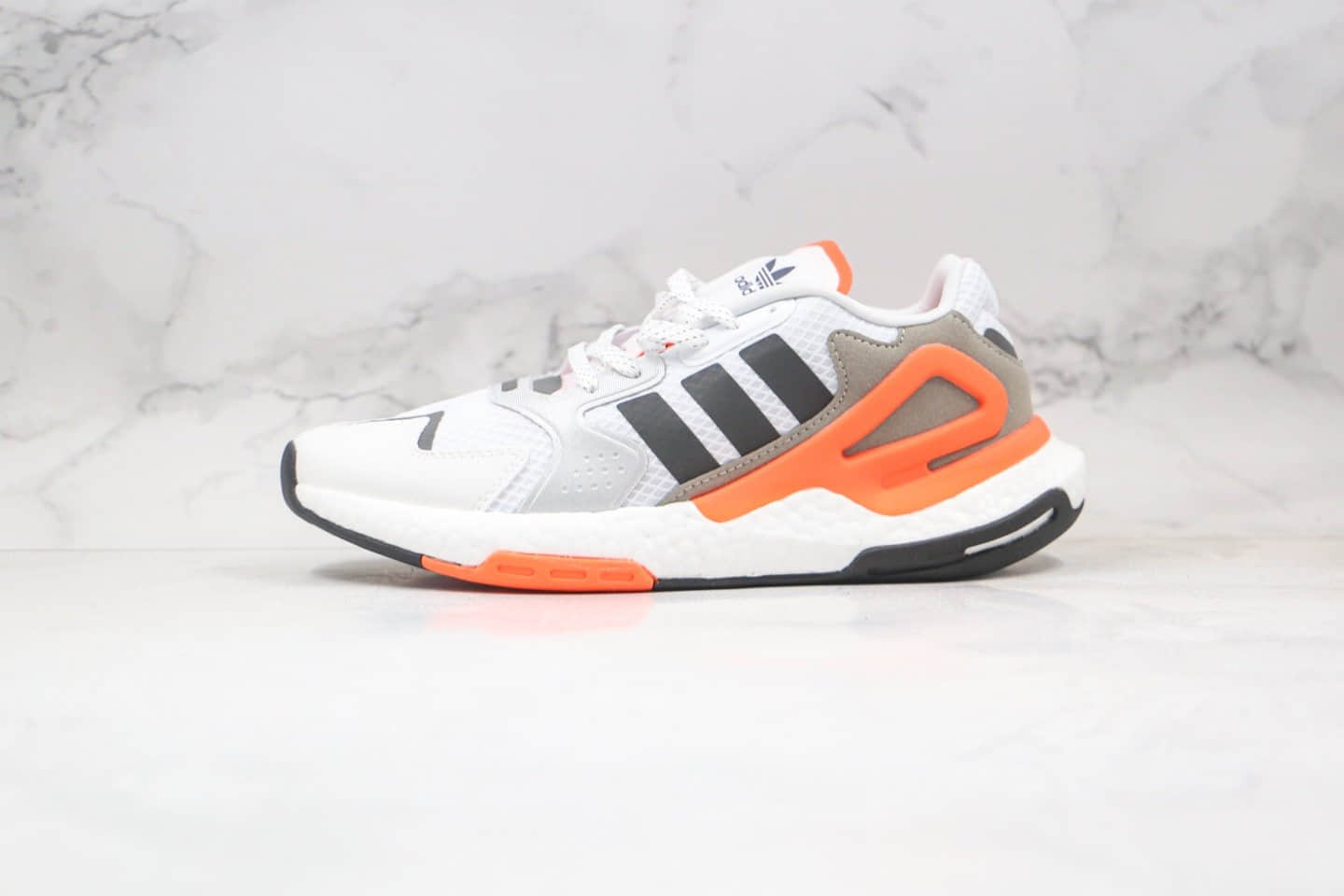 阿迪达斯adidas Originals Day Jogger Boost纯原版本陈奕迅同款夜行者2代高弹复古休闲运动跑鞋白橙色原鞋开模 货号:FY0237
