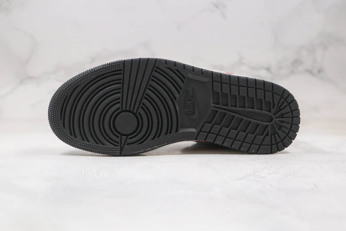 乔丹Air Jordan 1 Low纯原版本低帮AJ1银红色原鞋开模 货号：DA4668-001