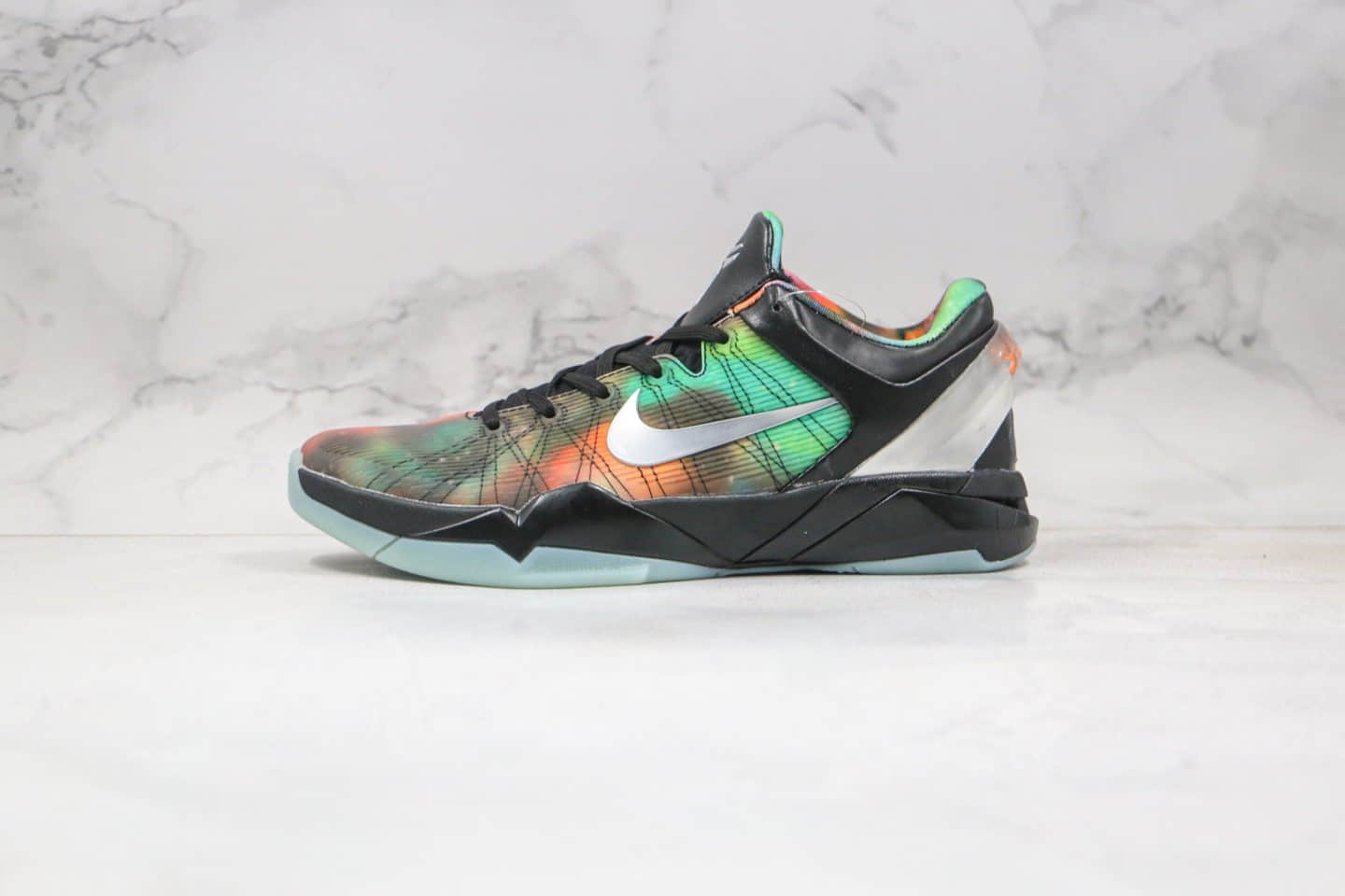 纯原版本内置碳板耐克科比7代渐变黑绿橙色实战篮球鞋出货