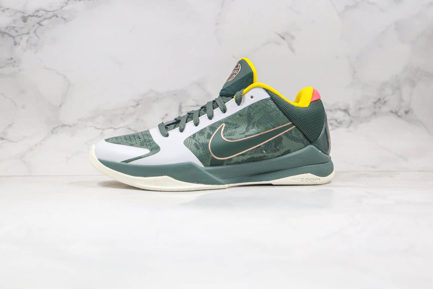 耐克Nike Zoom KOBE 5纯原版本科比5代实战球鞋青绿色内置气垫原盒原标 货号：CD4991-300