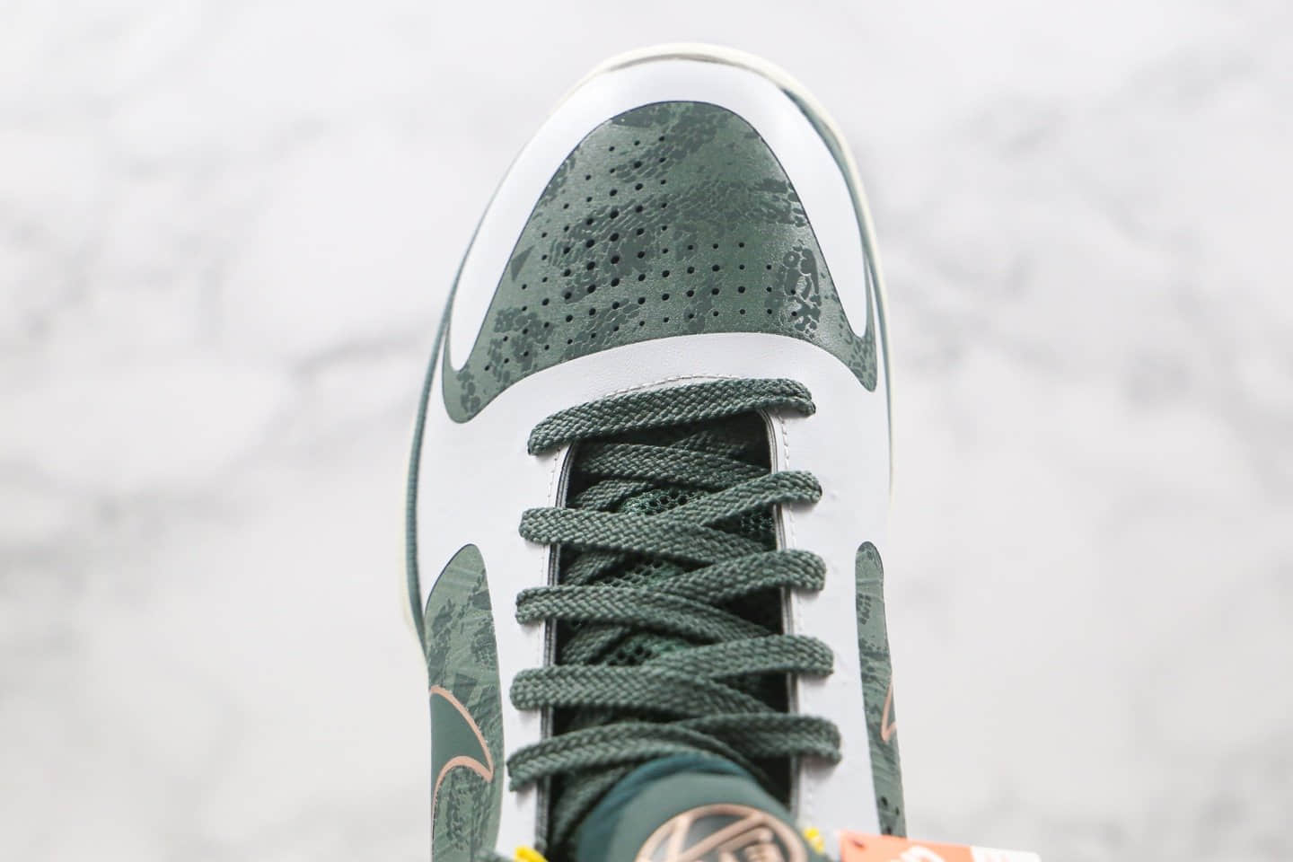 耐克Nike Zoom KOBE 5纯原版本科比5代实战球鞋青绿色内置气垫原盒原标 货号：CD4991-300