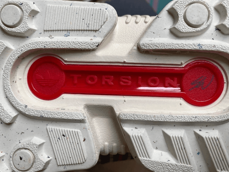 灯芯绒大师亲晒Sean Wotherspoon x adidas ZX 8000联名细节!明年2月登场!