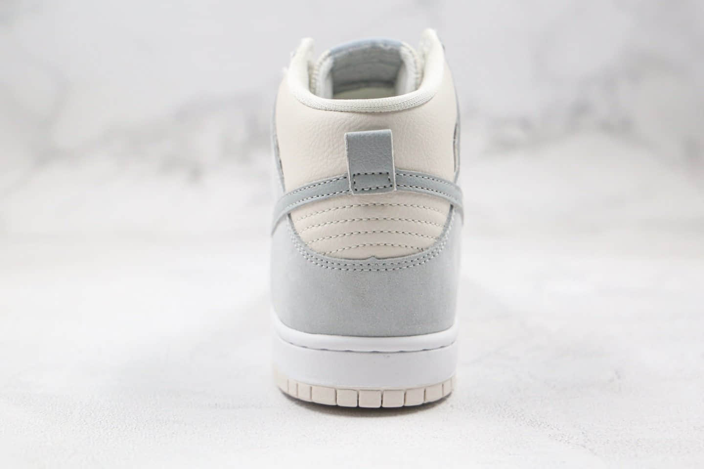 耐克Nike SB Dunk High纯原版本高帮SB休闲板鞋米白灰色内置气垫 货号:BQ6826-101