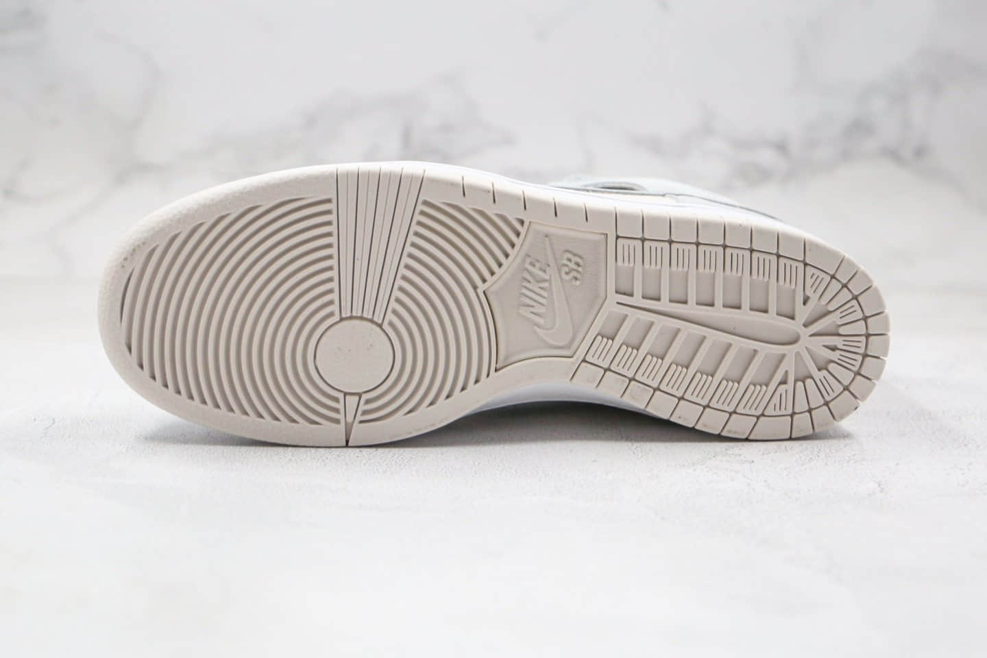 耐克Nike SB Dunk High纯原版本高帮SB休闲板鞋米白灰色内置气垫 货号:BQ6826-101