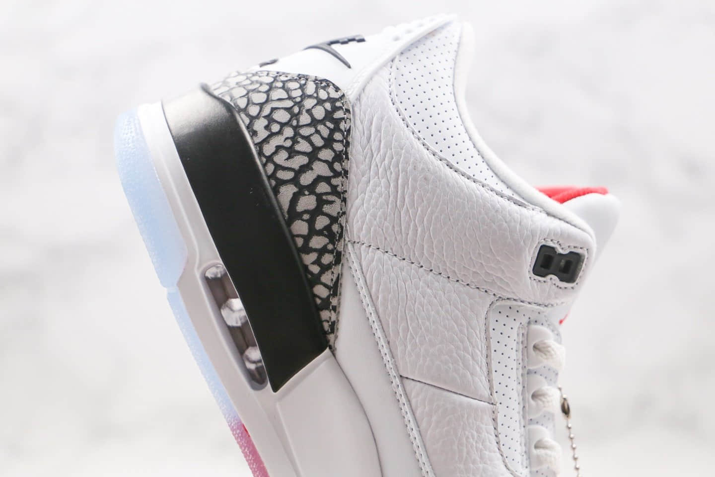 乔丹Air Jordan 3 Retro“White Cement”纯原版本AJ3白水泥爆裂纹原厂原装皮料 货号:923096-101