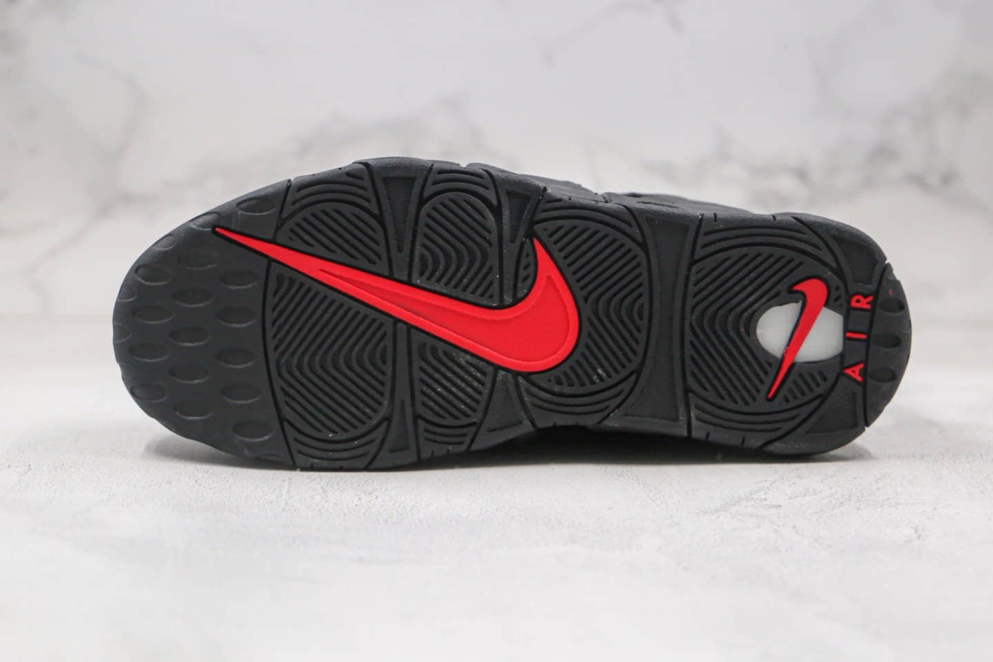 耐克Supreme x Nike Air More Uptempo纯原版本联名大Air皮蓬篮球鞋黑色原盒原标 货号：902290-001