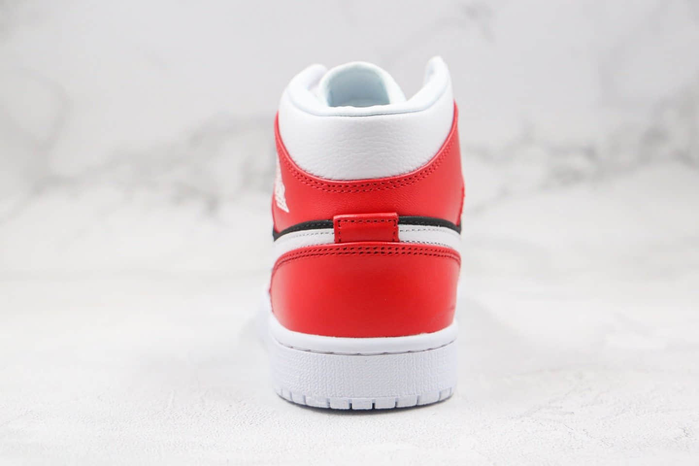 乔丹Air Jordan 1 Mid纯原版本中帮AJ1芝加哥配色内置气垫原盒原标 货号:BQ6472-601