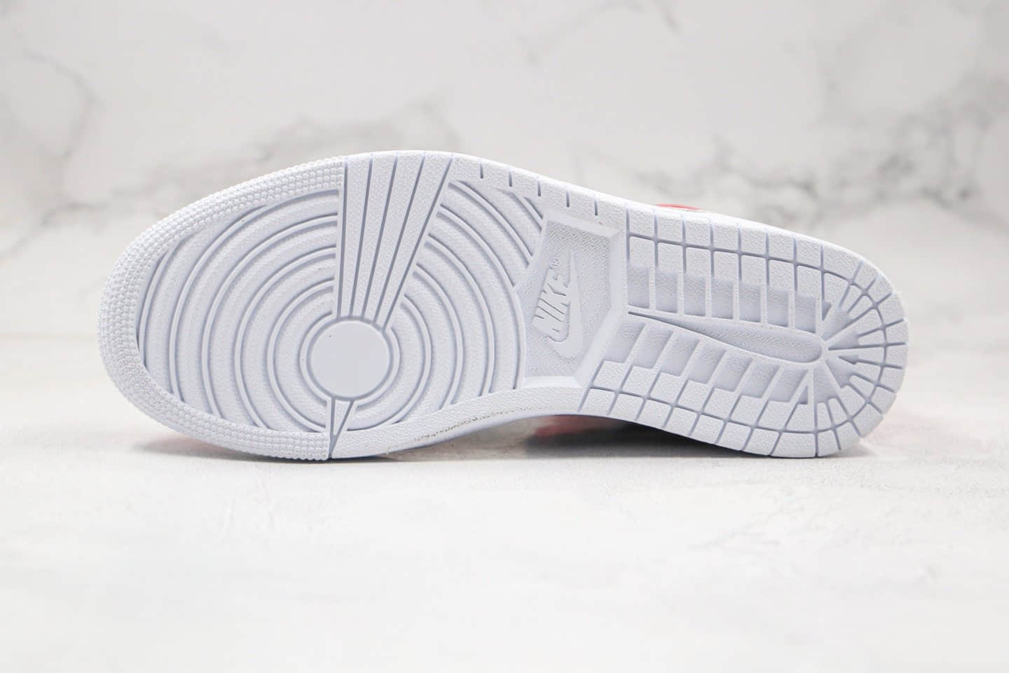 乔丹Air Jordan 1 Mid纯原版本中帮AJ1芝加哥配色内置气垫原盒原标 货号:BQ6472-601