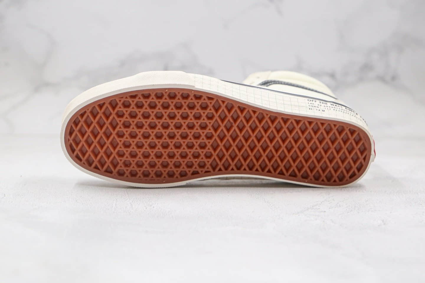 万斯Vans Sk8-Hi公司级版本高帮板鞋米白黑色网格原档案数据开发 货号：VN0A4BV622H