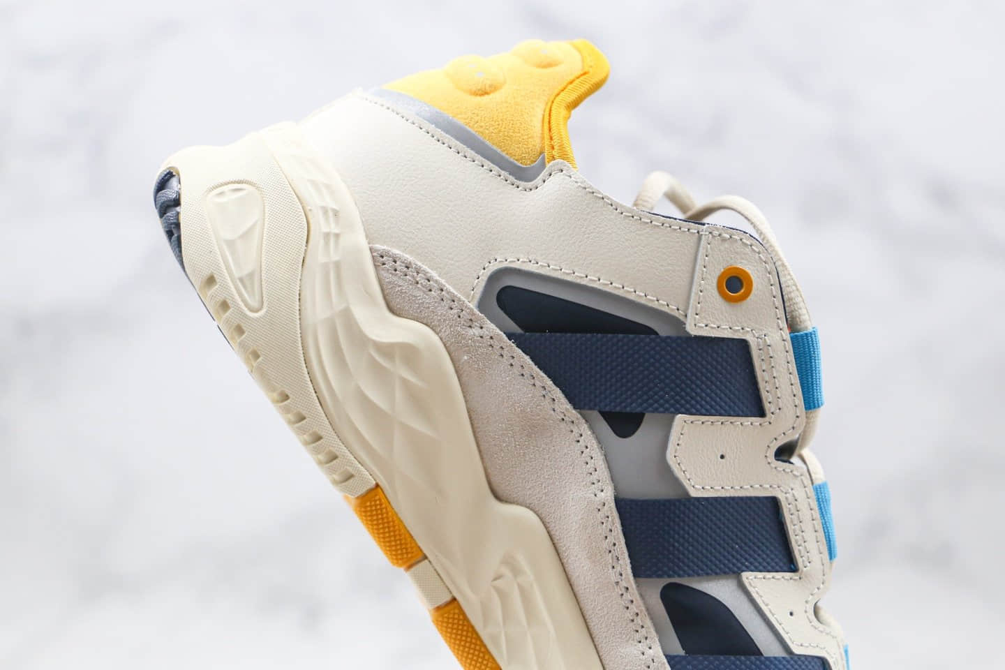 阿迪达斯adidas Originals Niteball纯原版本复古老爹鞋街球系列米白黄黑蓝色原盒原标原楦头纸板打造 货号：FV4842