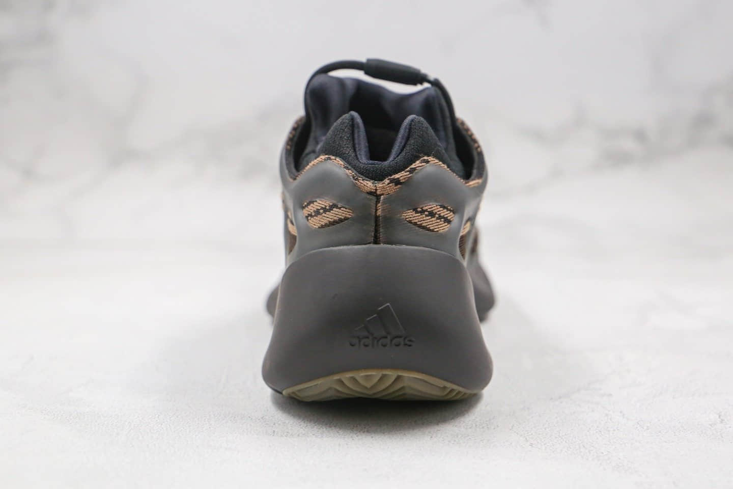 阿迪达斯Adidas yeezy 700V3纯原版本椰子700V3异形黑褐色爆米花跑鞋原档案数据开发原盒原标 货号：GY0189