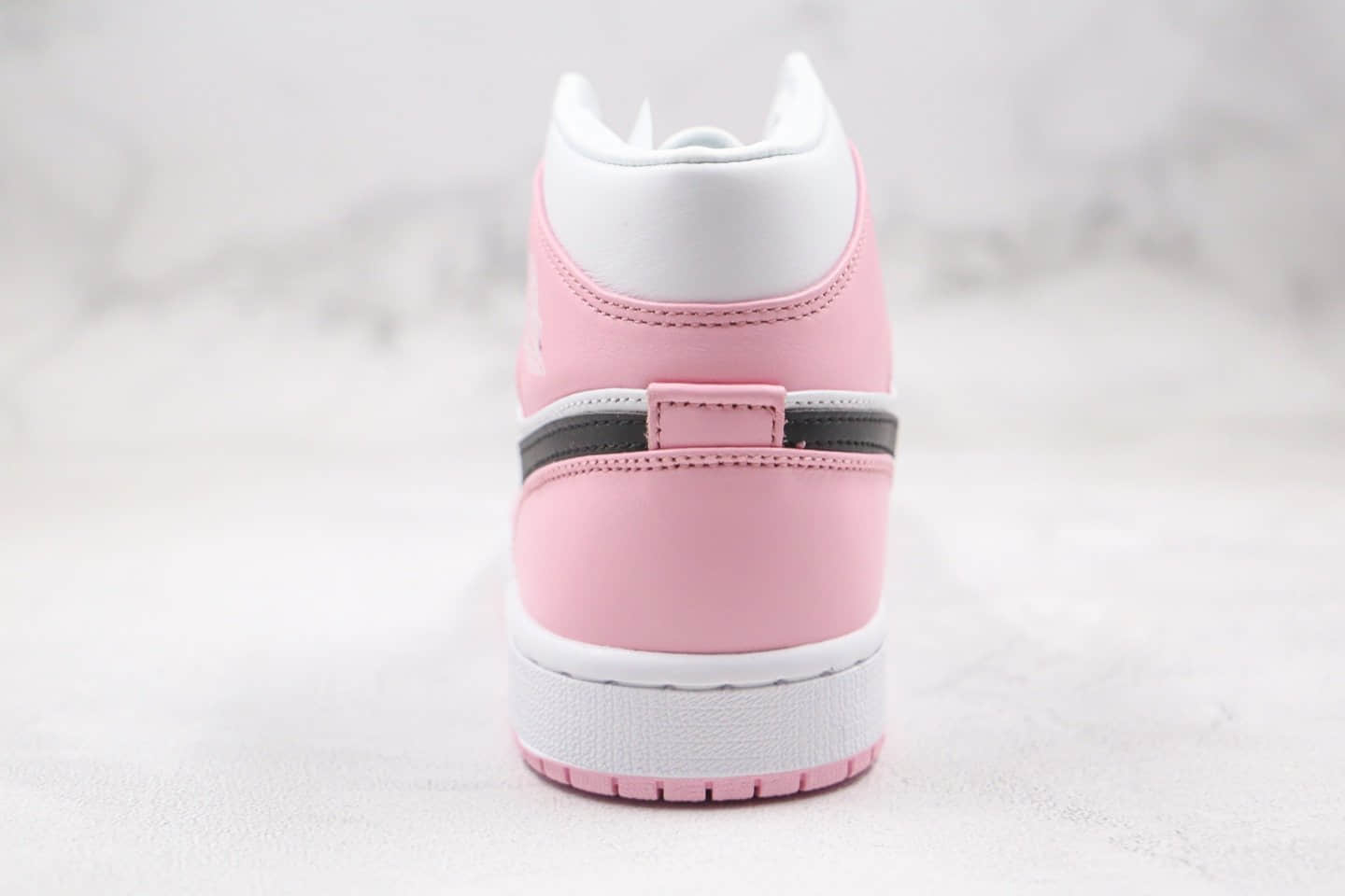 乔丹Air Jordan 1 Mid纯原版本中帮AJ1樱花情人白粉色原楦头纸板打造 货号:BQ6472-500