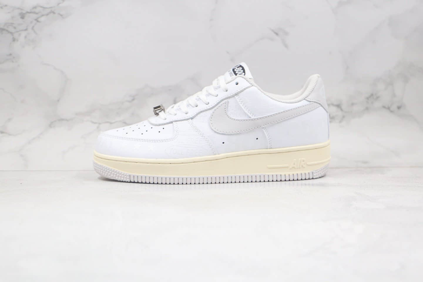 耐克Nike Air Force 1 '07 Premium Toll Free纯原版本低帮空军一号1-800字母英文涂鸦电话机板鞋原楦头纸板打造 货号:CJ1631-100