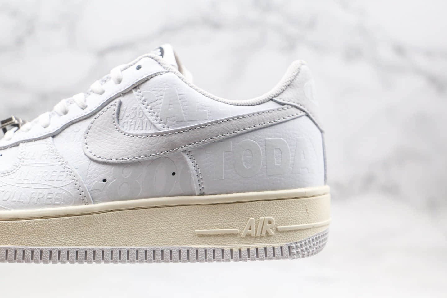 耐克Nike Air Force 1 '07 Premium Toll Free纯原版本低帮空军一号1-800字母英文涂鸦电话机板鞋原楦头纸板打造 货号:CJ1631-100