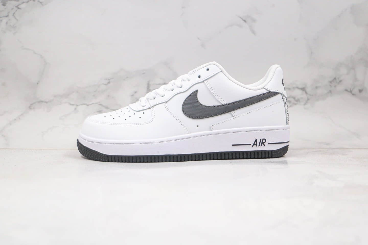 耐克Nike Air Force 1 '07 Low in White and Grey纯原版本低帮空军一号白灰黑色解构线条几何涂鸦板鞋内置全掌Sole气垫 货号:DD7113-100