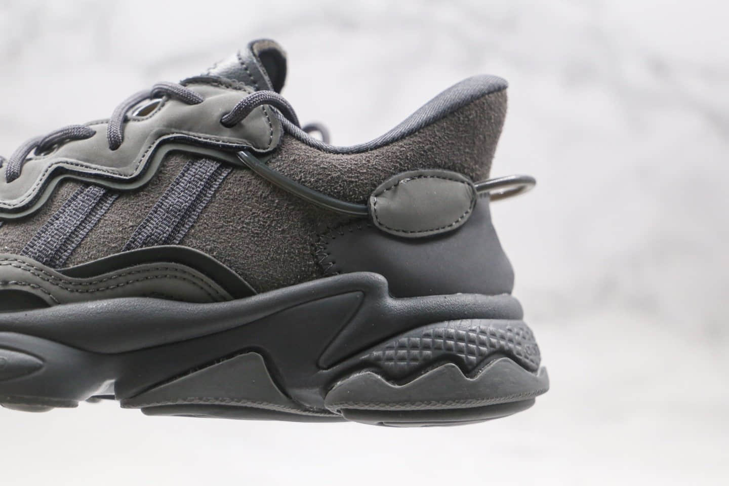 阿迪达斯adidas Originals Ozweego公司级版本简版椰子水管老爹鞋深灰色原纸版开发 货号:EG0547