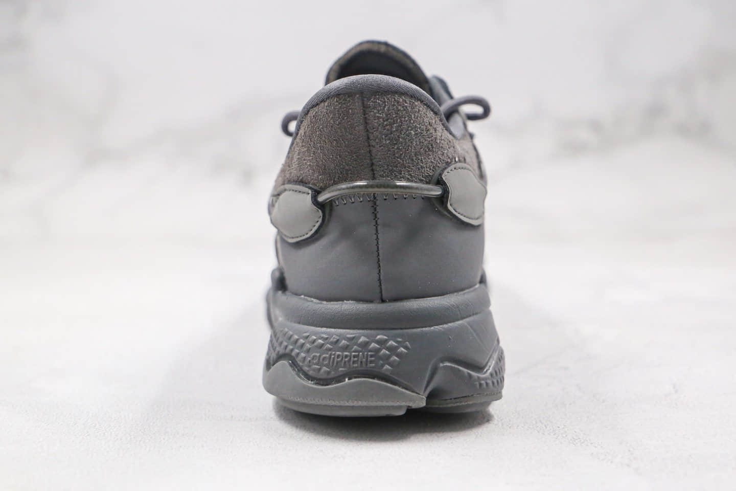 阿迪达斯adidas Originals Ozweego公司级版本简版椰子水管老爹鞋深灰色原纸版开发 货号:EG0547