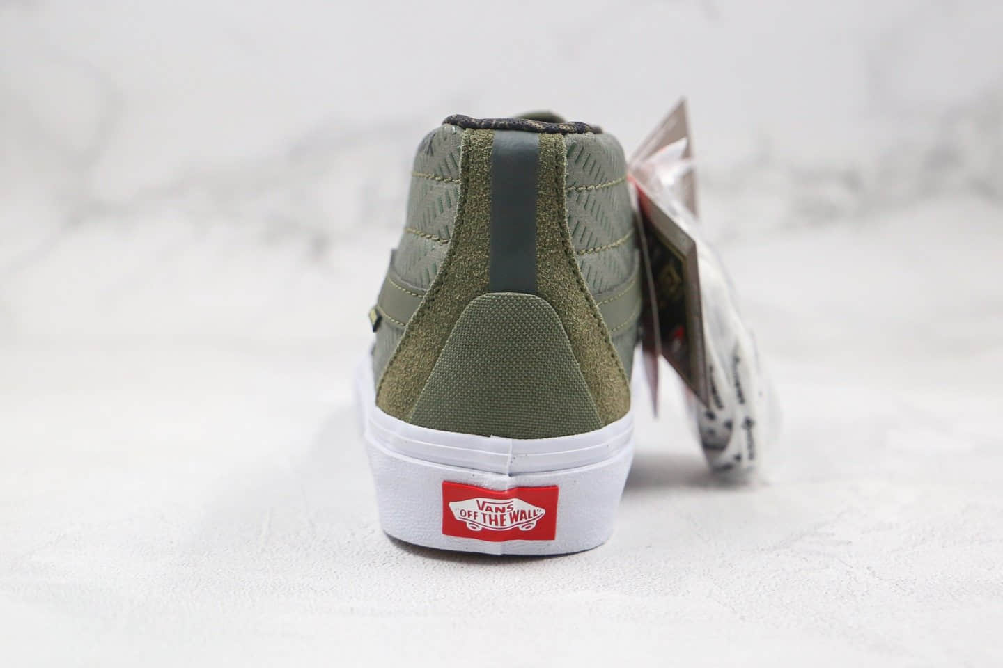 万斯Vans Sk8-Mid GORE-TEX公司级版本中帮机能板鞋军绿色原鞋开模 货号:VN044VJE24U