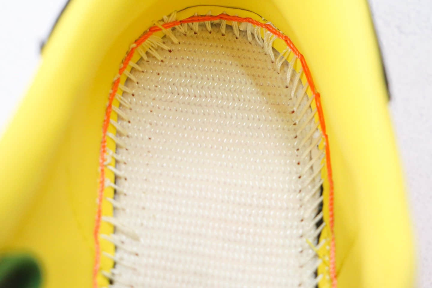 阿迪达斯Adidas Originals Superstar White Red Blue Green x Melting Sadness联名款纯原版本三叶草贝壳头小蜜蜂黑黄色板鞋 货号:FZ5254