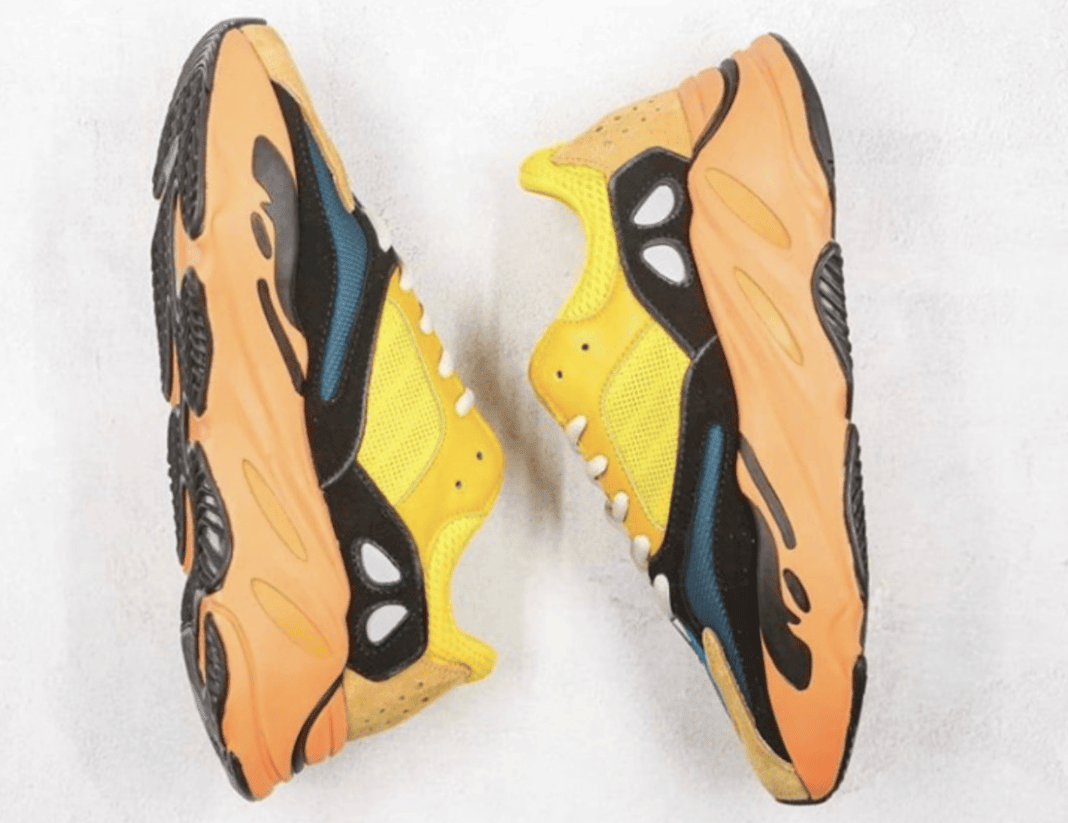 侃爷居然不爱大地色了！这双Yeezy 700配色太抢眼！