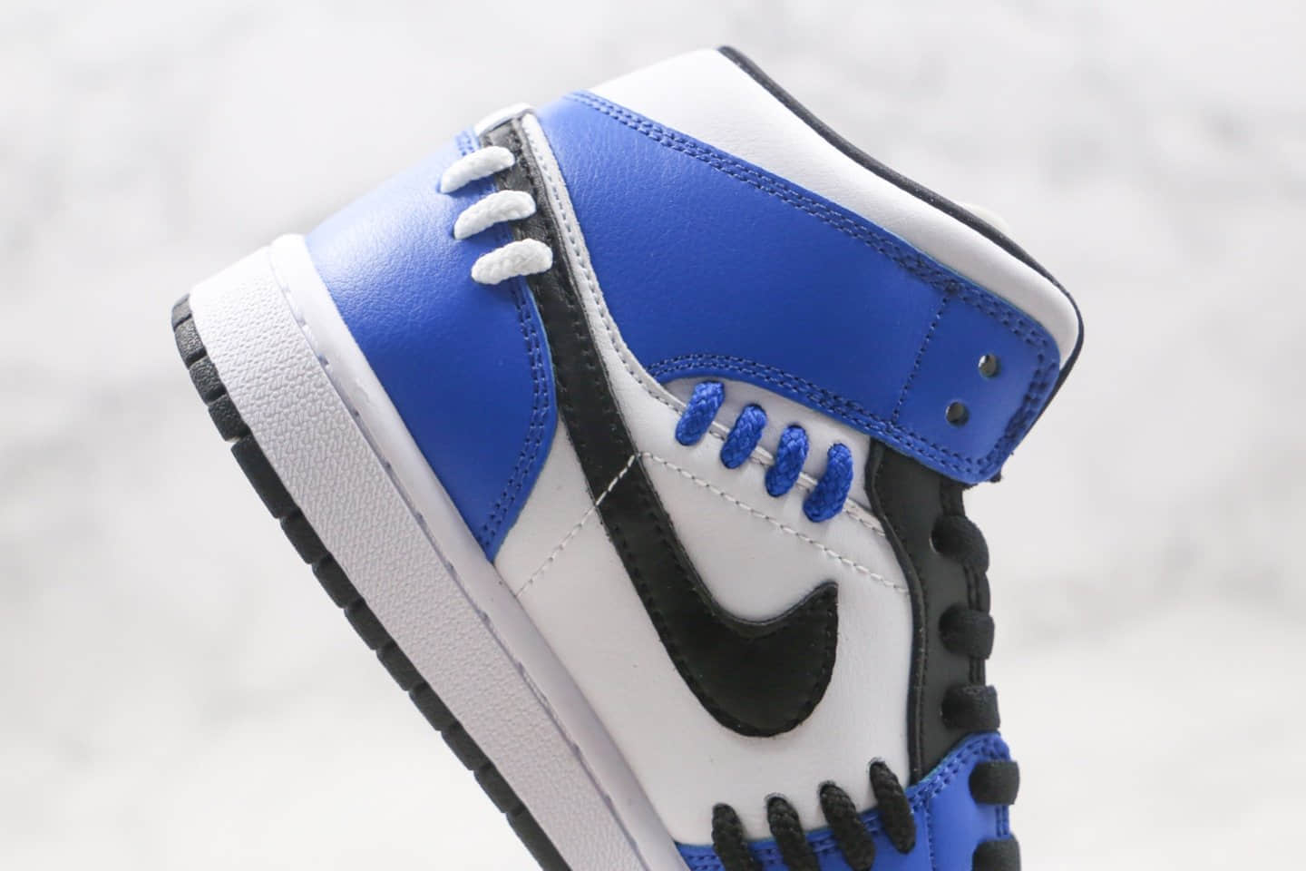 乔丹Air Jordan 1 Mid SE Game Royal纯原版本中帮AJ1捆绑小闪电白蓝色原鞋开模一比一打造 货号:CV0152-401