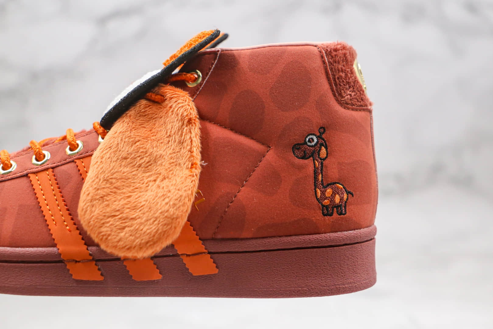 阿迪达斯Adidas Originals Superstar Pro Model Best x Melting Sadness长颈鹿联名款纯原版本高帮贝壳头板鞋原盒原标 货号:FZ5398