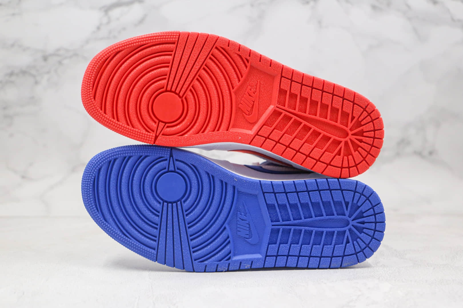 乔丹Air Jordan 1 Mid GS纯原版本中帮AJ1鸳鸯85配色篮球鞋原鞋开模一比一打造 货号：DH0200-100
