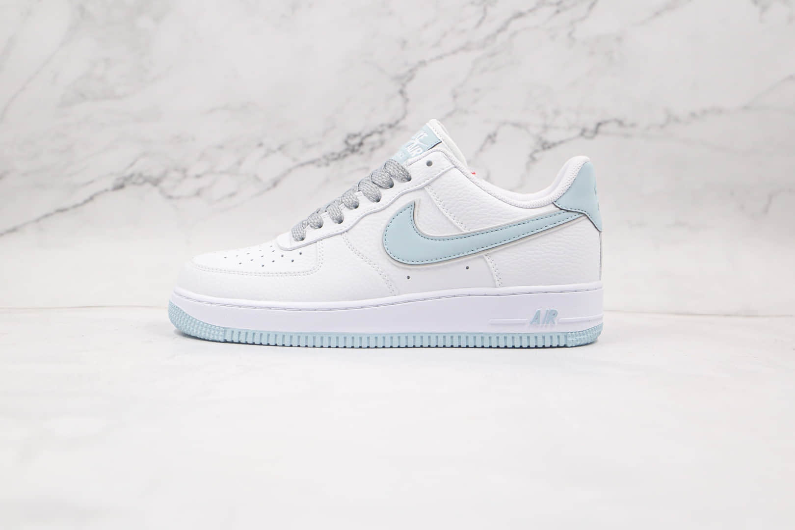耐克Nike Air Force 1 Low 07纯原版本低帮空军一号冰蓝满天星板鞋内置气垫原盒原标 货号：AQ2566-201