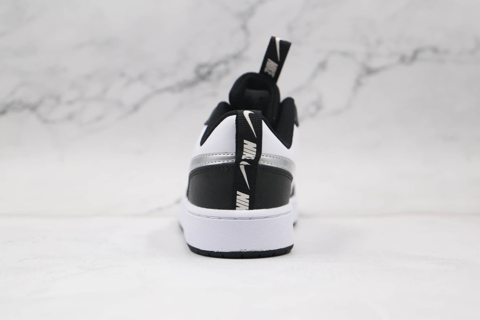 耐克Nike Court Borough Low 2纯原版本低帮黑白银板鞋原楦头纸板打造 货号：CT3964-100