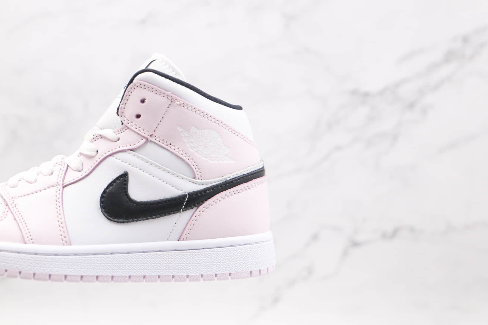 乔丹Air Jordan 1 MID纯原版本中帮AJ1白粉色篮球鞋正确后跟定型 货号：BQ6742-500