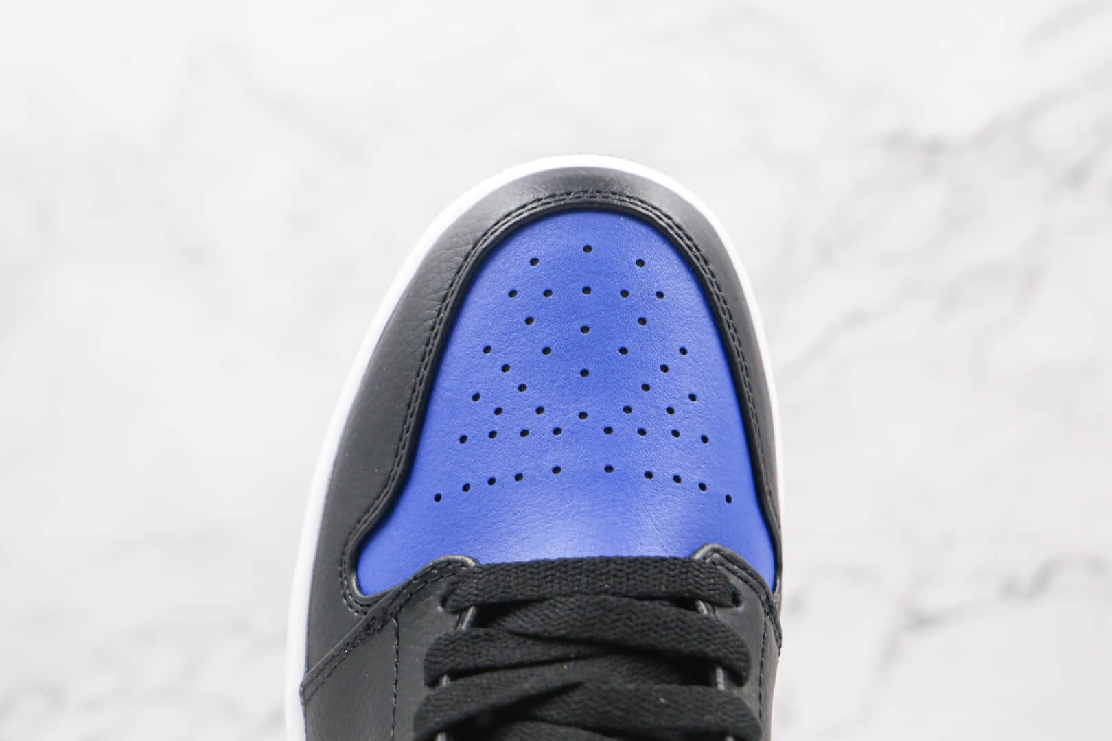 乔丹Air Jordan 1 Mid Hyper Royal纯原版本中帮AJ1皇家蓝篮球鞋原楦头纸板打造 货号:554724-077