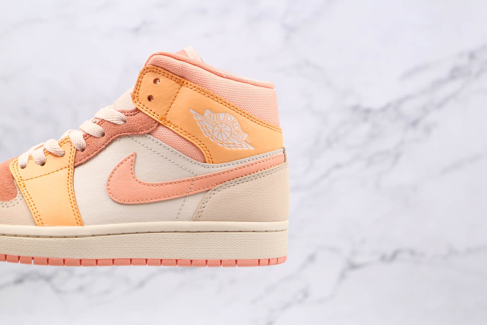乔丹Air Jordan 1 Mid Apricot Orange纯原版本中帮AJ1杏橙色篮球鞋原鞋开模一比一打造 货号：DH4270-800