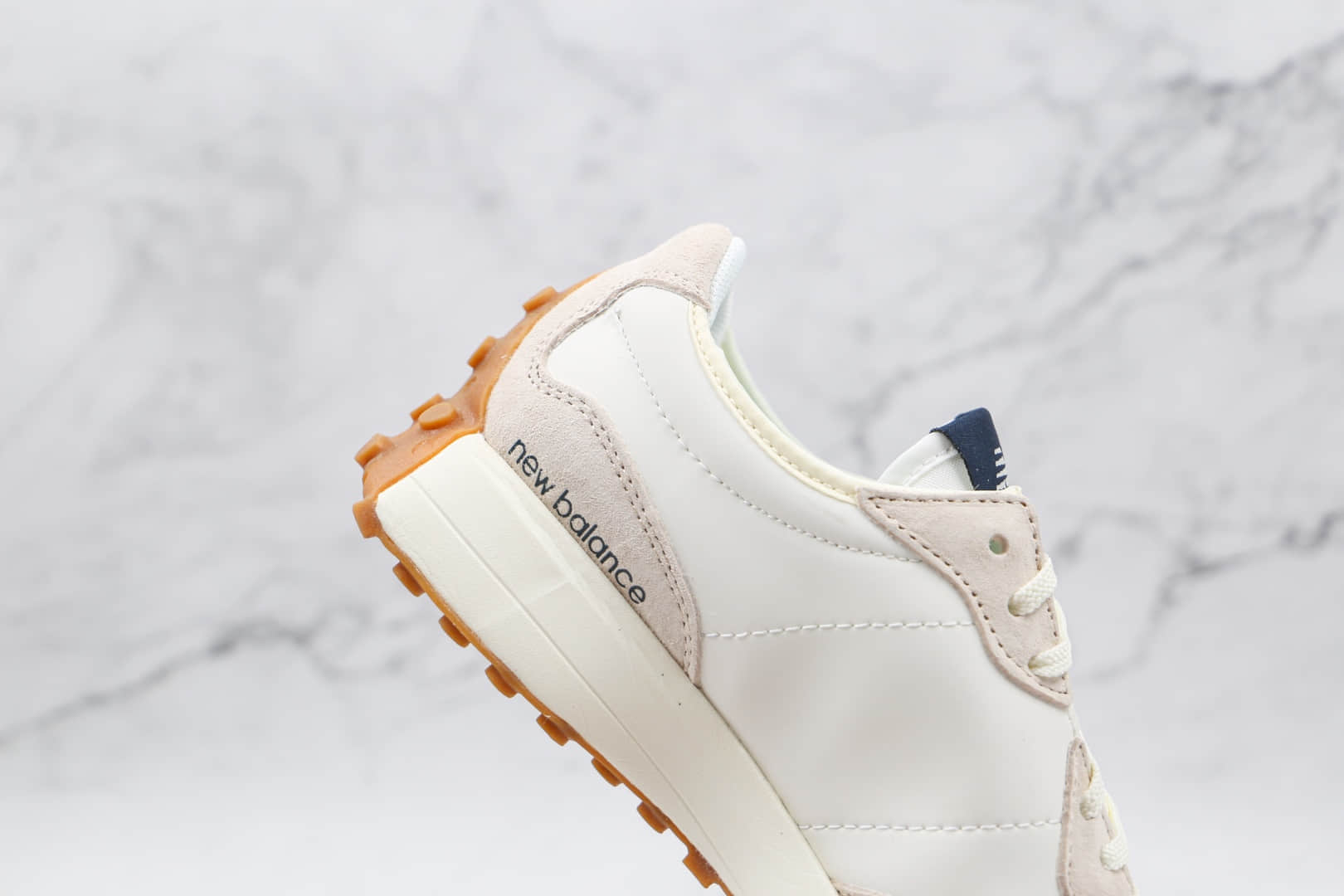 新百伦New Balance 327纯原版本复古慢跑鞋NB327白黑色原盒原标 货号：WS327KB