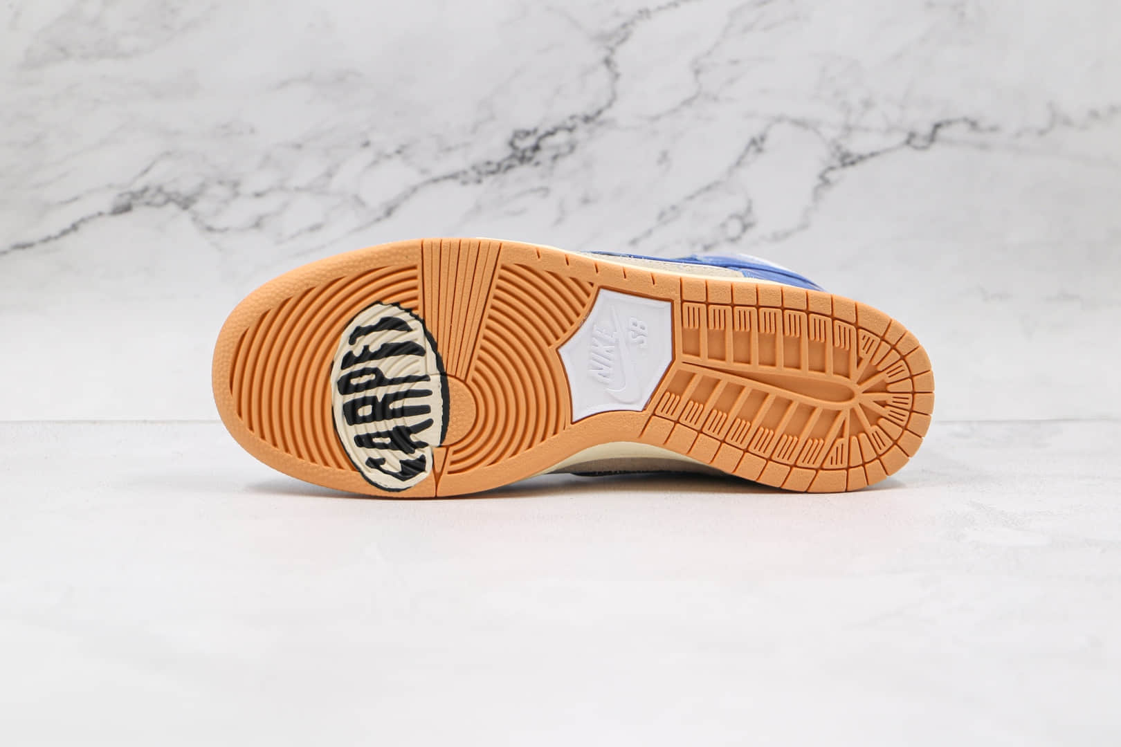 耐克Nike SB Dunk High x Carpet Company联名款纯原版本高帮SB DUNK白蓝地毯刮刮乐板鞋原楦头纸板打造 货号:CV1677-100